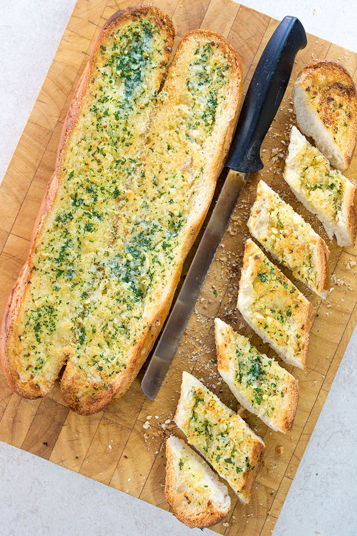 herby parsley garlic bread photo from above