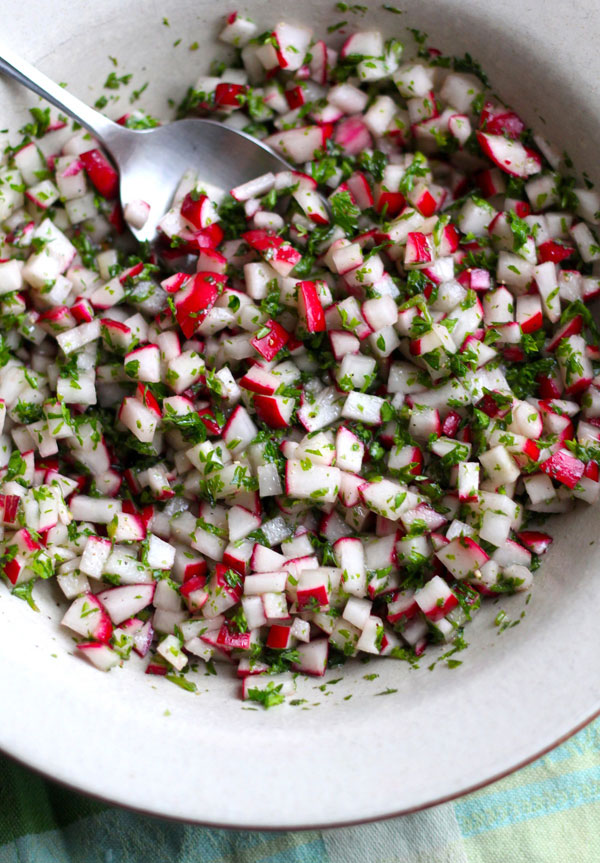 radish salad with parsley