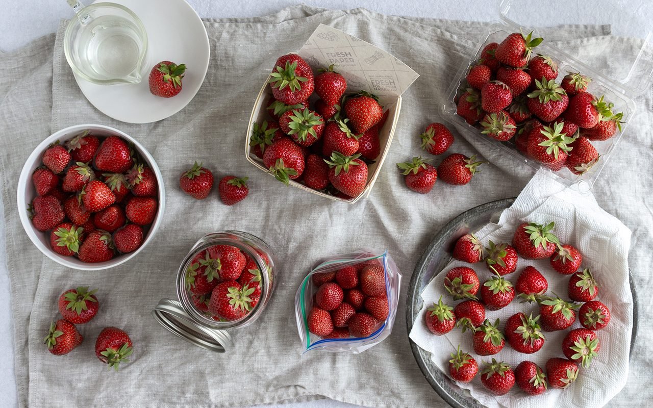 different methods of storing strawberries